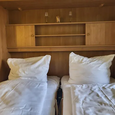 32 Im Haus Anna